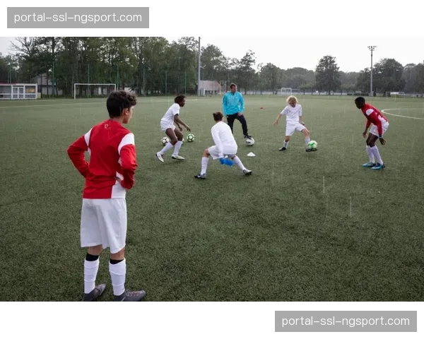 法甲青训营调查：克莱枫丹如何将现代防守理念植入年轻球员思维